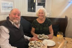 eating_oysters