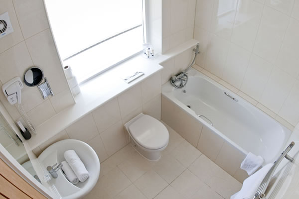 First floor double room en-suite bathroom